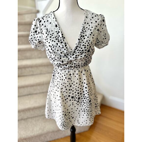 Superdown Black & White Celestial Star Print Puff Sleeve Mini Dress - Picture 2 of 9
